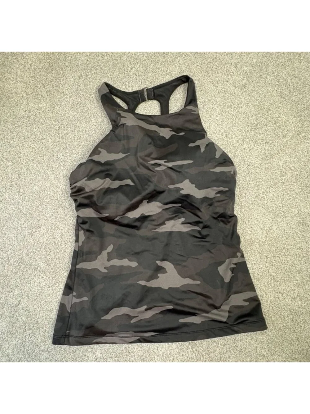 Athleta Freestyle Camo Tankini Top 38DD Camo Black Gray Racerback Swimsuit